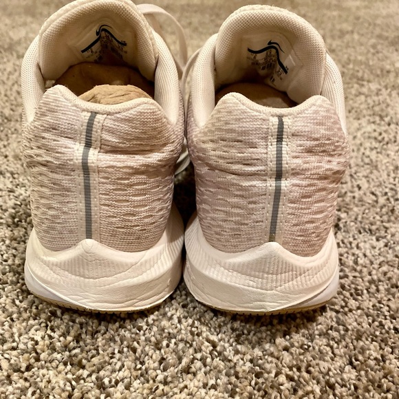 Nike Running Shoes - Picture 2 of 6